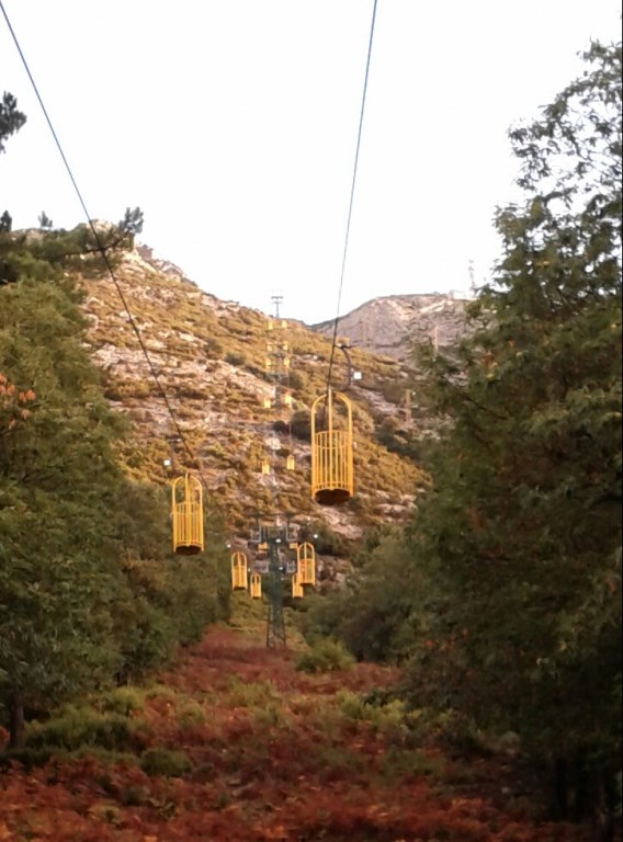 Parrot-cage lift and Marciana Alta